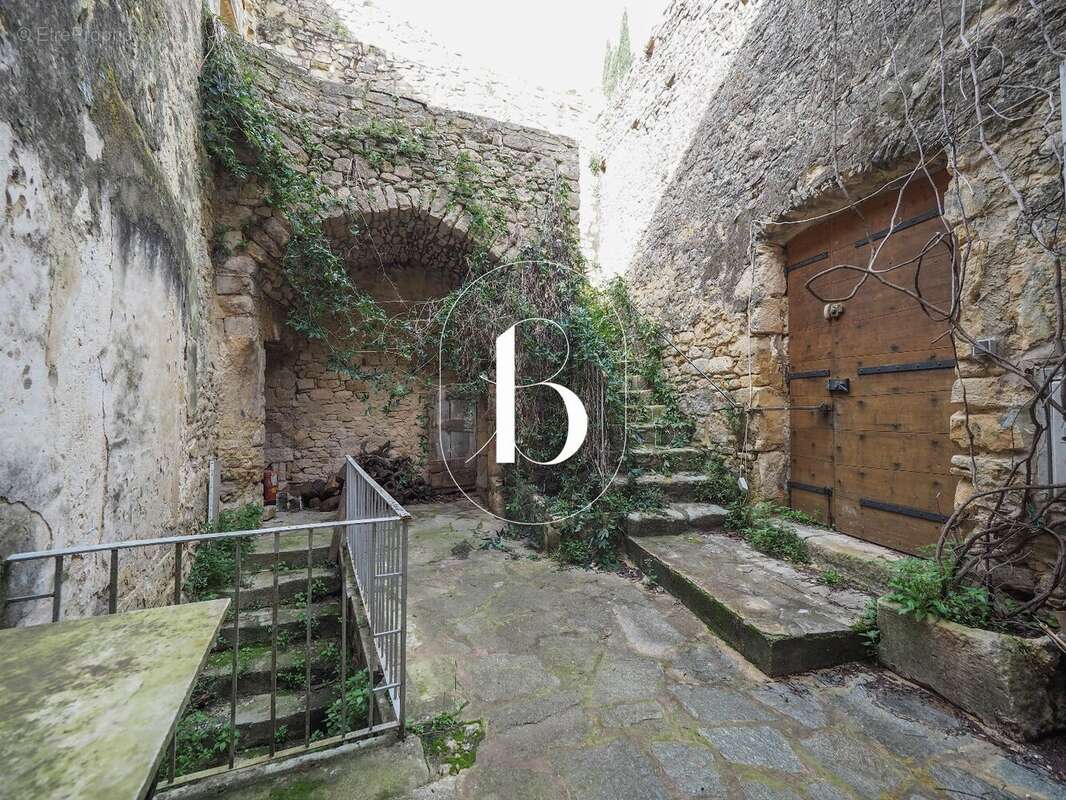 Maison à GOUDARGUES