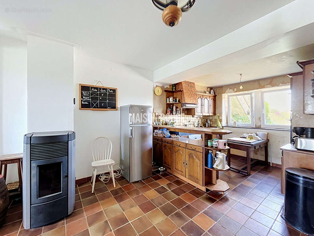 Face à la baie du Mont-Saint-Michel ? Maison familiale avec dépendance, garage et terrain de 1 700 m² - photo 5