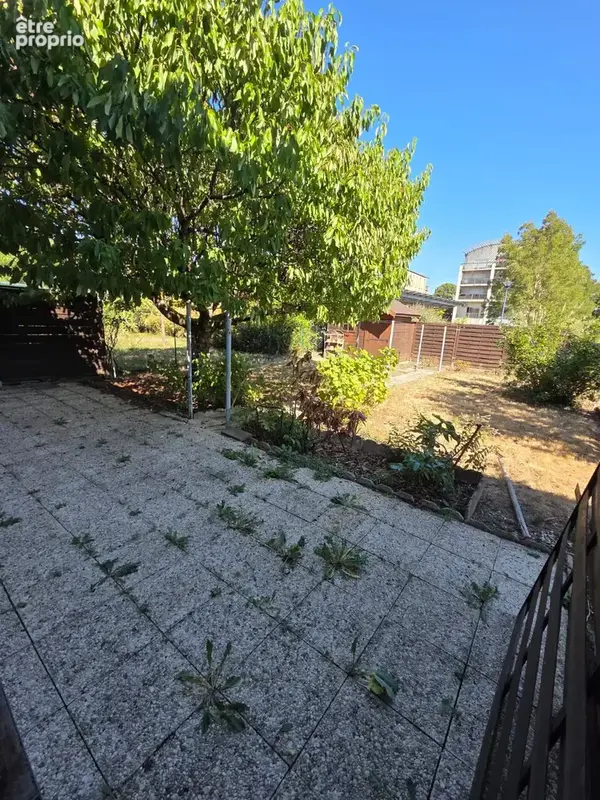 Maison avec garage et terrain - photo 8
