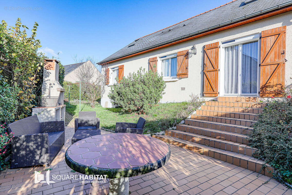 Maison à MONTREUIL-JUIGNE