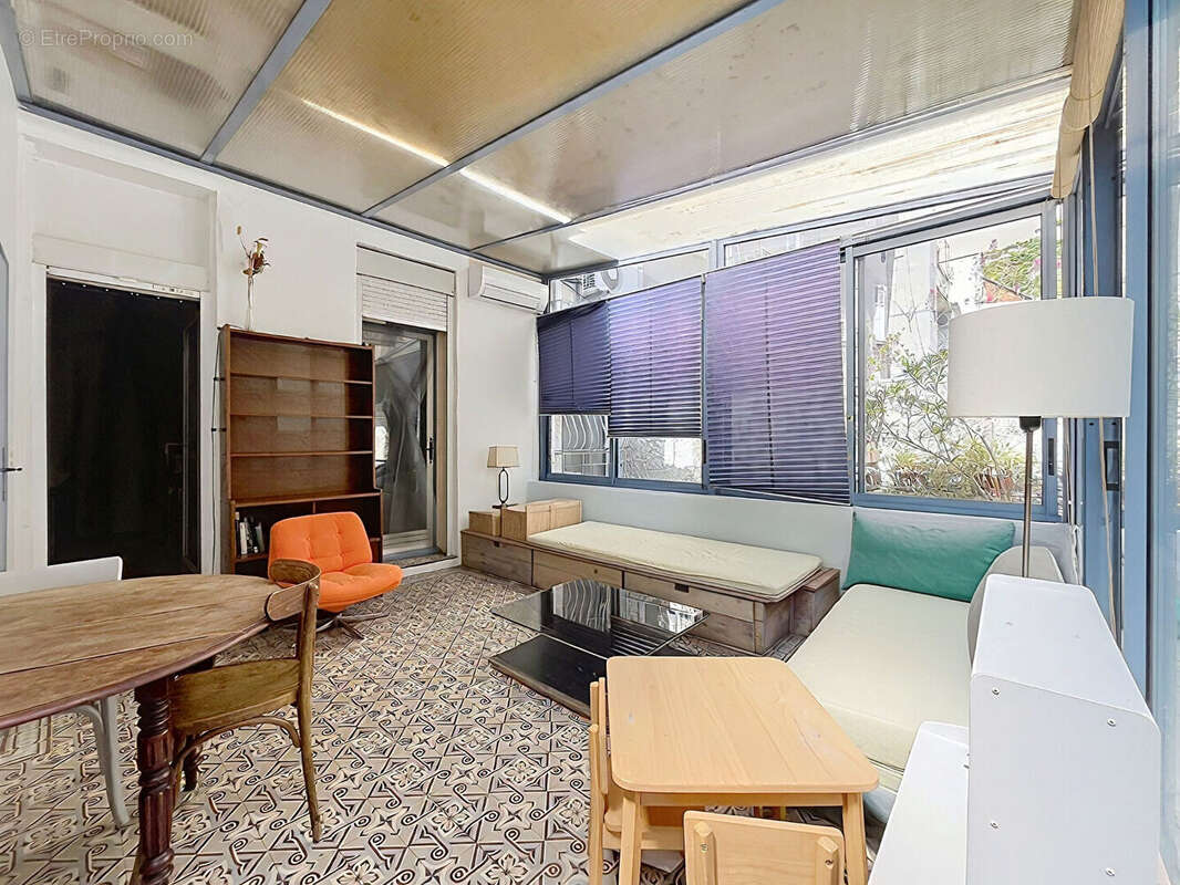 Appartement à MARSEILLE-4E