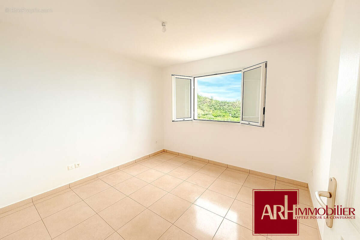 Maison à LES AVIRONS