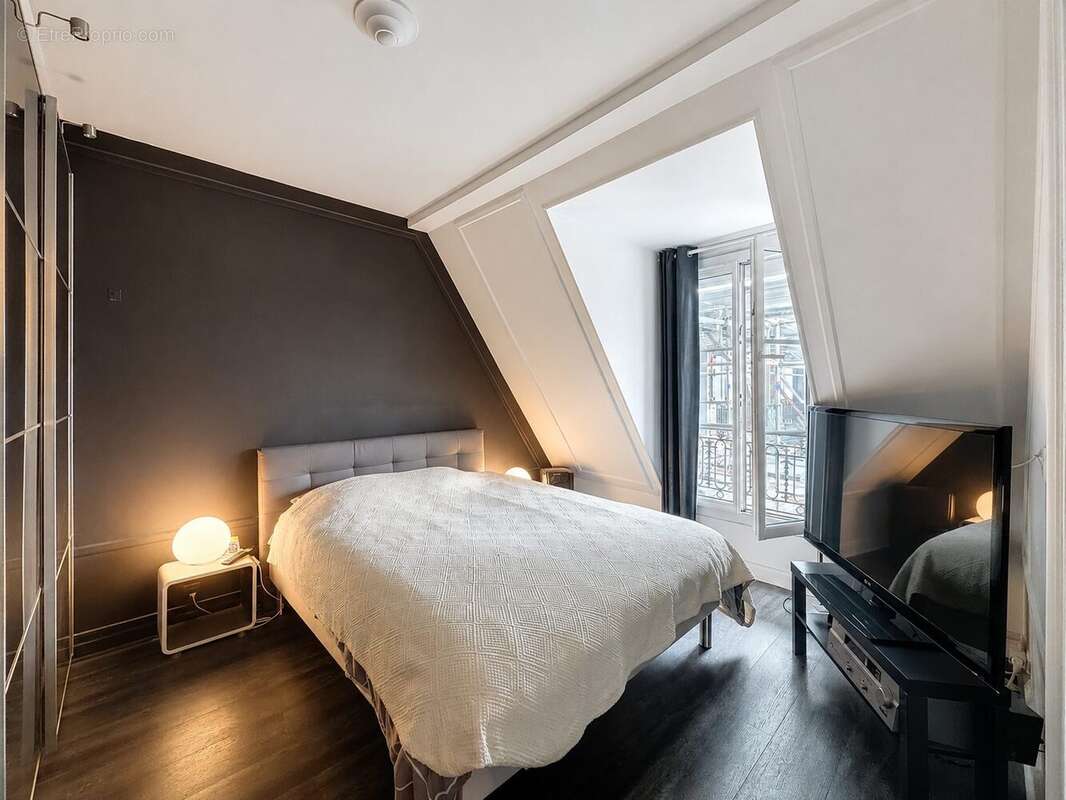 Appartement à PARIS-2E
