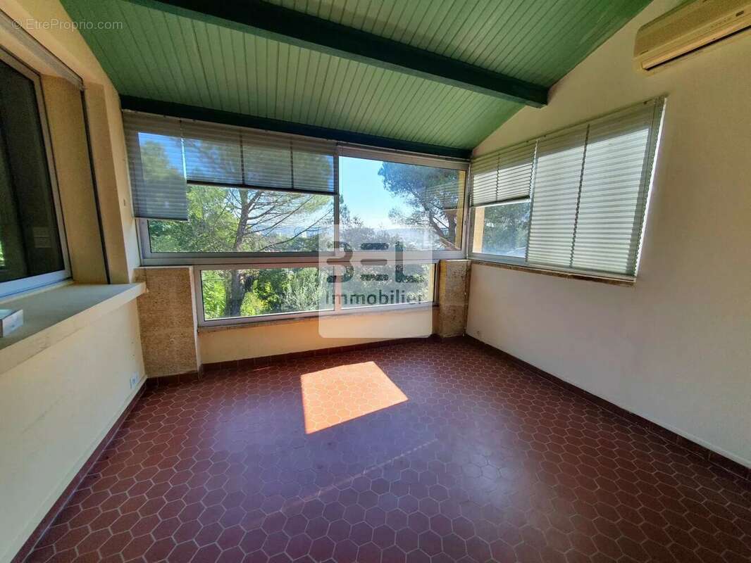 Maison à BAGNOLS-SUR-CEZE