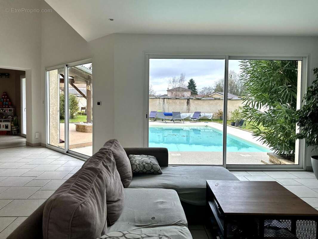 Photo 5 - Maison à SAINT-ROMAIN-DE-JALIONAS