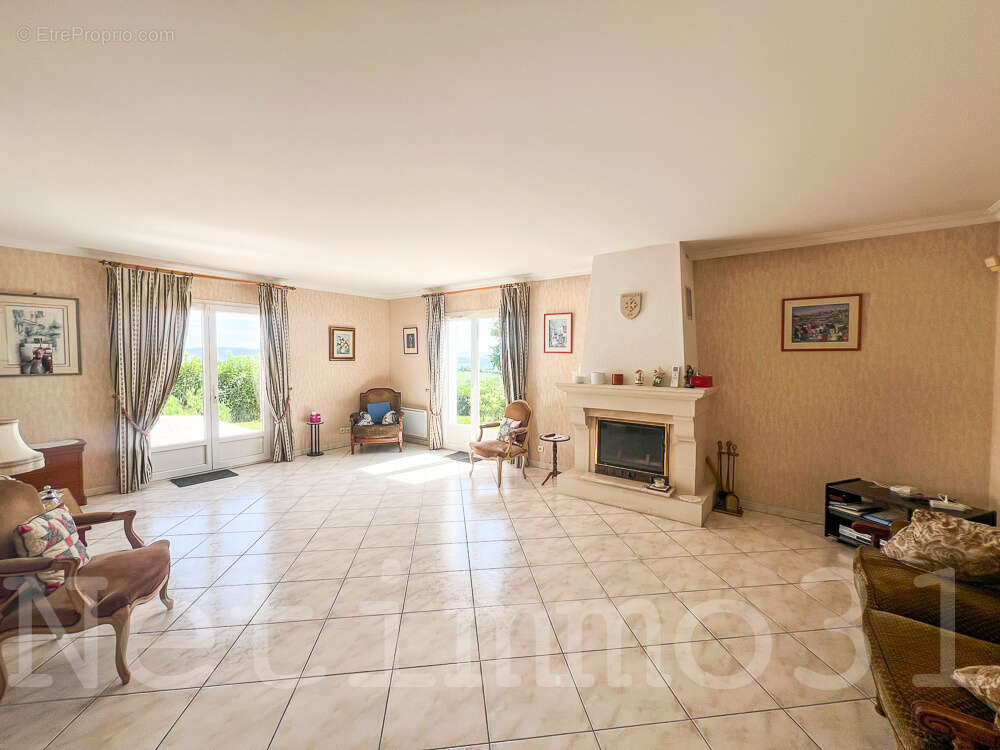 magnifique vue pour cette maison en plein centre ville - photo 2