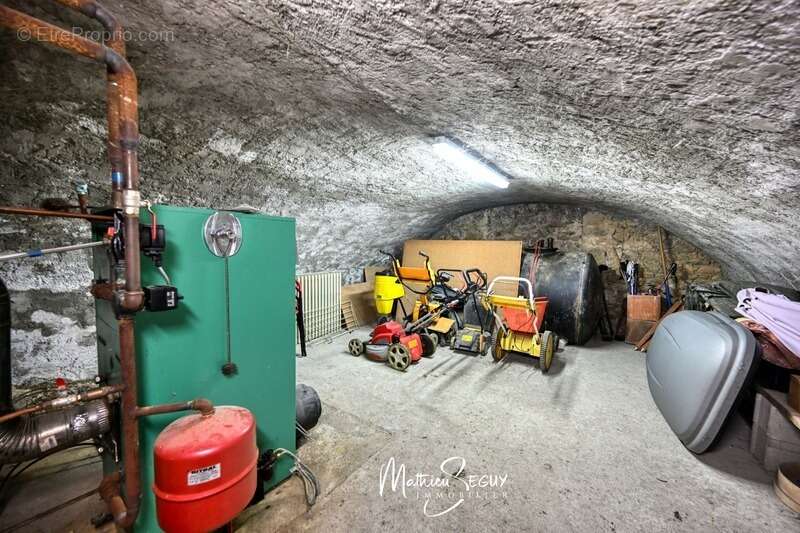 Maison à SAINT-MARTIN-EN-HAUT