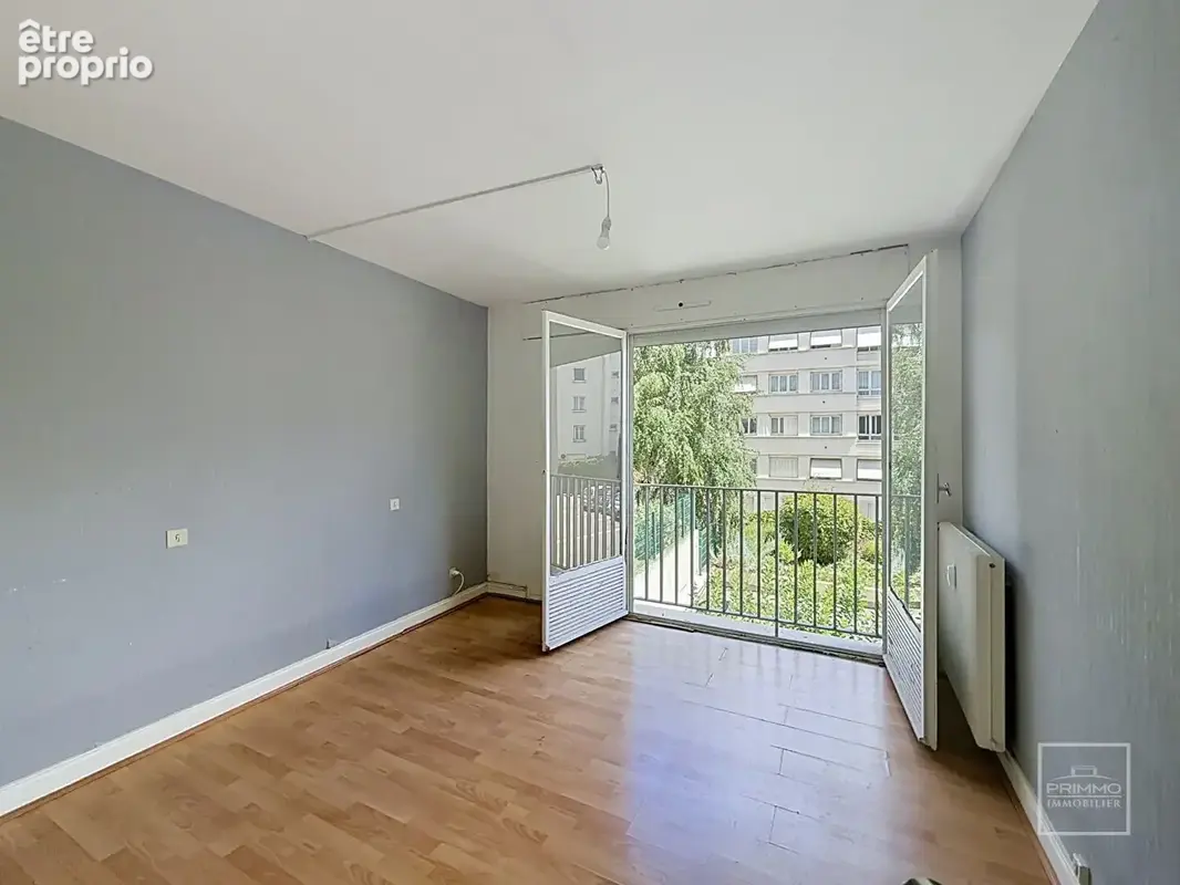 Lyon 7, debourg, t3 traversant est/ouest, 72m², garage & cave - photo 6