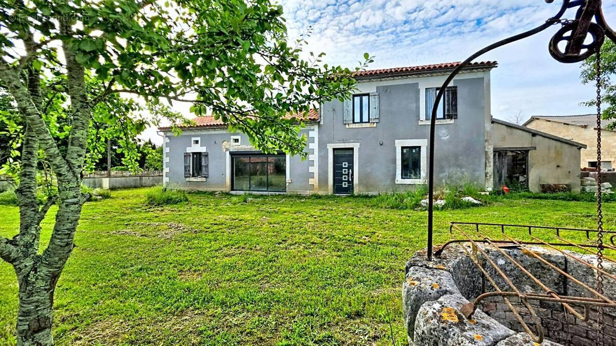Maison à DOUZILLAC