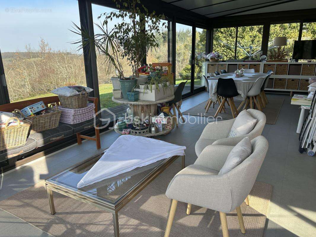 Belle maison plain pied - 4/5 chambres - veranda - piscine - terrain - photo 3
