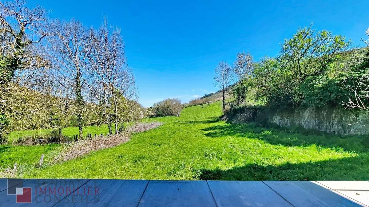 Maison à VAUX-EN-BEAUJOLAIS