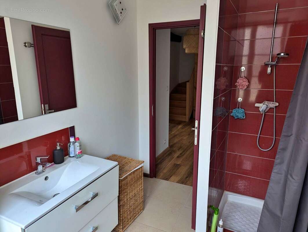 Salle d\'eau - Maison à BAZARNES