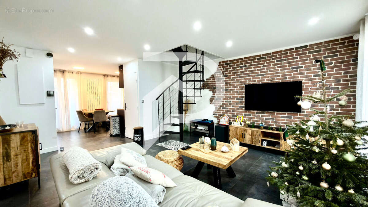 Maison à TREMBLAY-EN-FRANCE