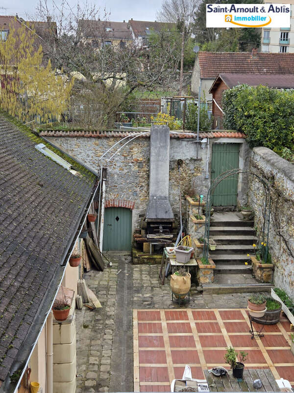 Maison à SAINT-ARNOULT-EN-YVELINES