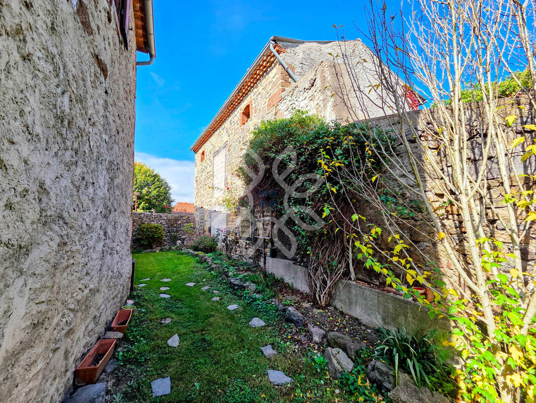 Maison à LA CHOMETTE