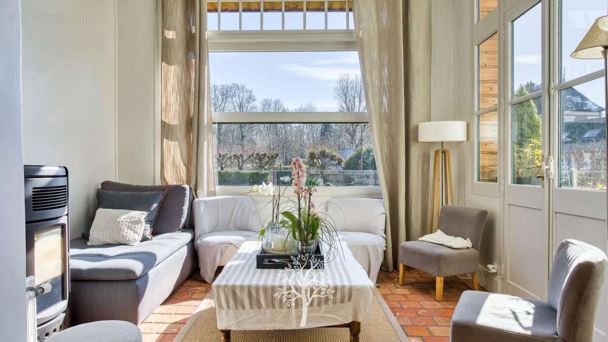 Maison à OUVILLE-LA-RIVIERE