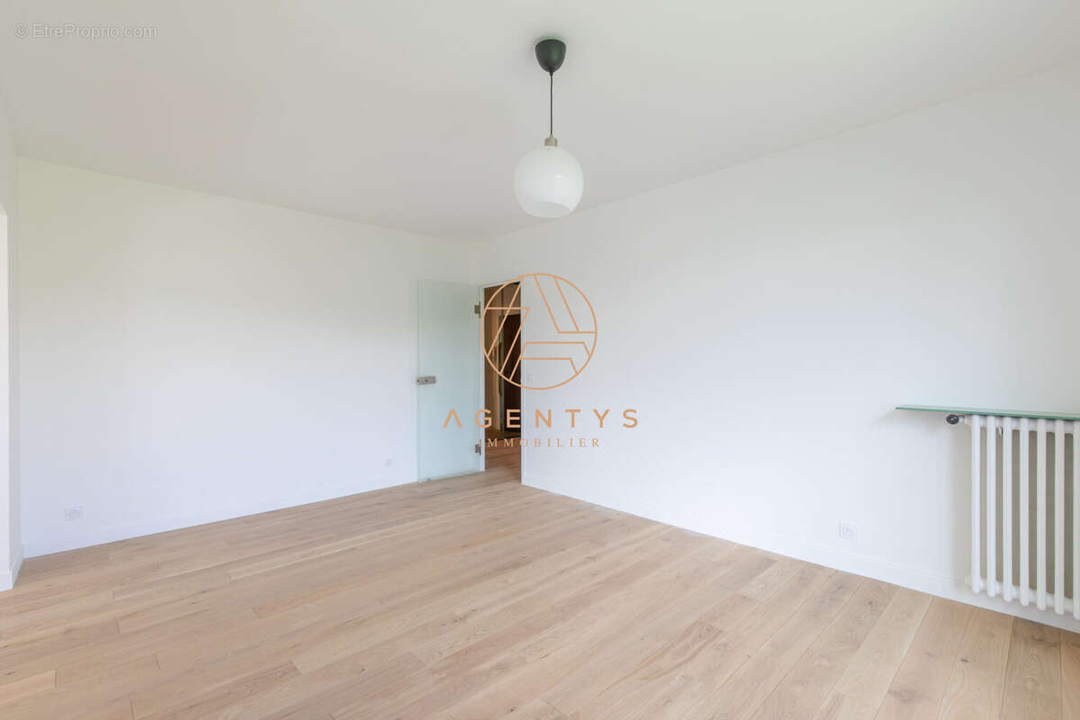 Appartement à SAINT-MAUR-DES-FOSSES