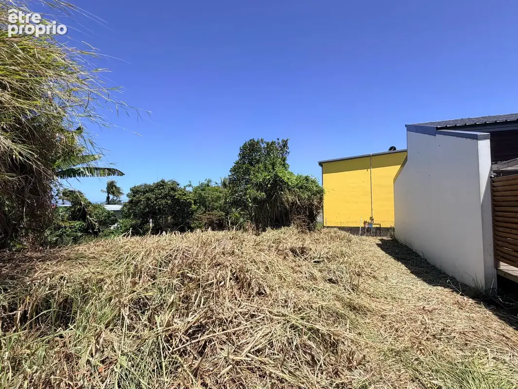 Exclusivité - terrain constructible de 190 m² à saint-joseph - photo 2