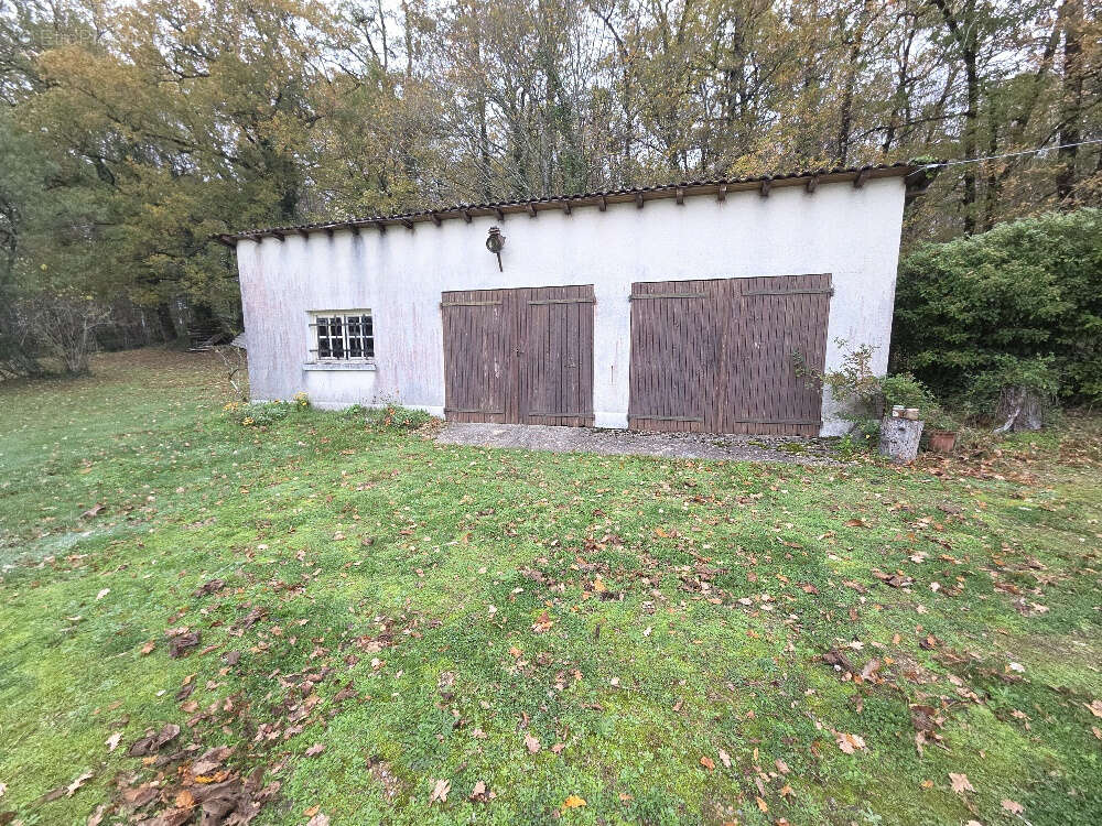 Maison à SAINT-MEDARD-D&#039;EXCIDEUIL