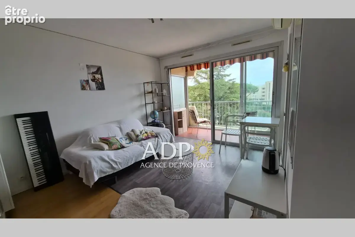 Appartement 1 pièce 28 m² à vendre à Mandelieu-La-Napoule (06210) - photo 2