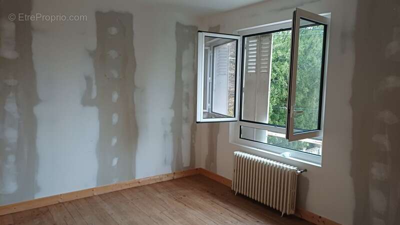 Maison à SAVIGNAC-LES-EGLISES