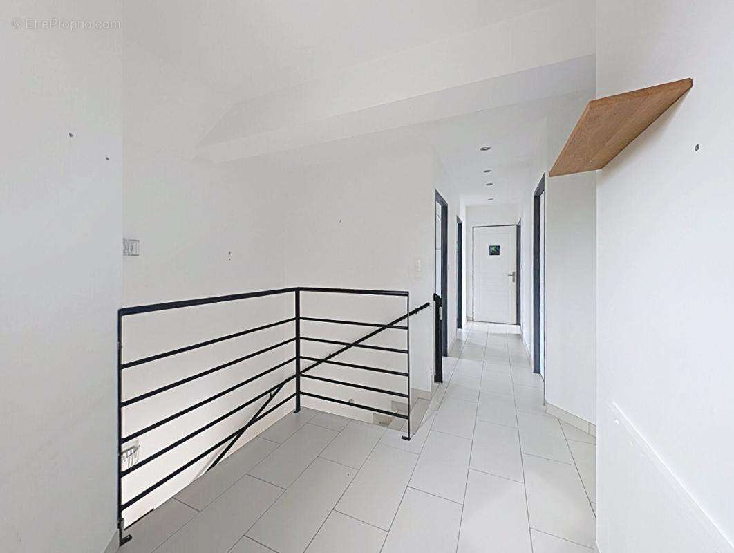 Maison Sainte Luce Sur Loire 5 pièces 130 m2 - photo 5