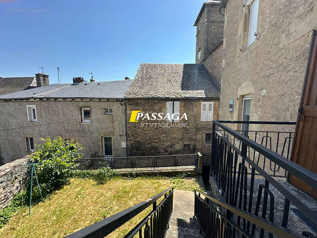 Maison à LAISSAC