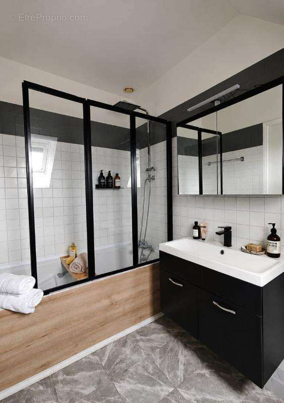 Maison familiale lumineuse 193 m² avec fort potentiel - 4/5 chambres - Grand jardin - photo 9