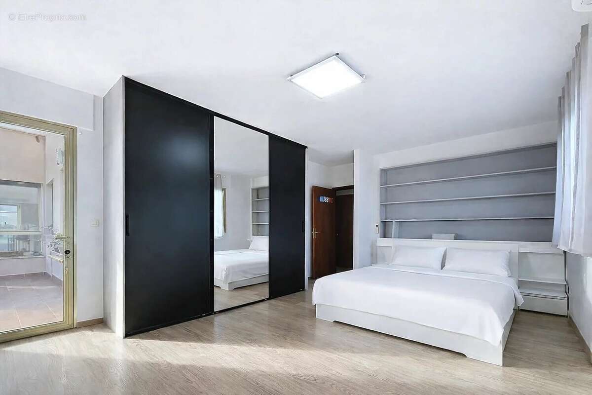 Maison à SAINT-LAURENT-DU-VAR