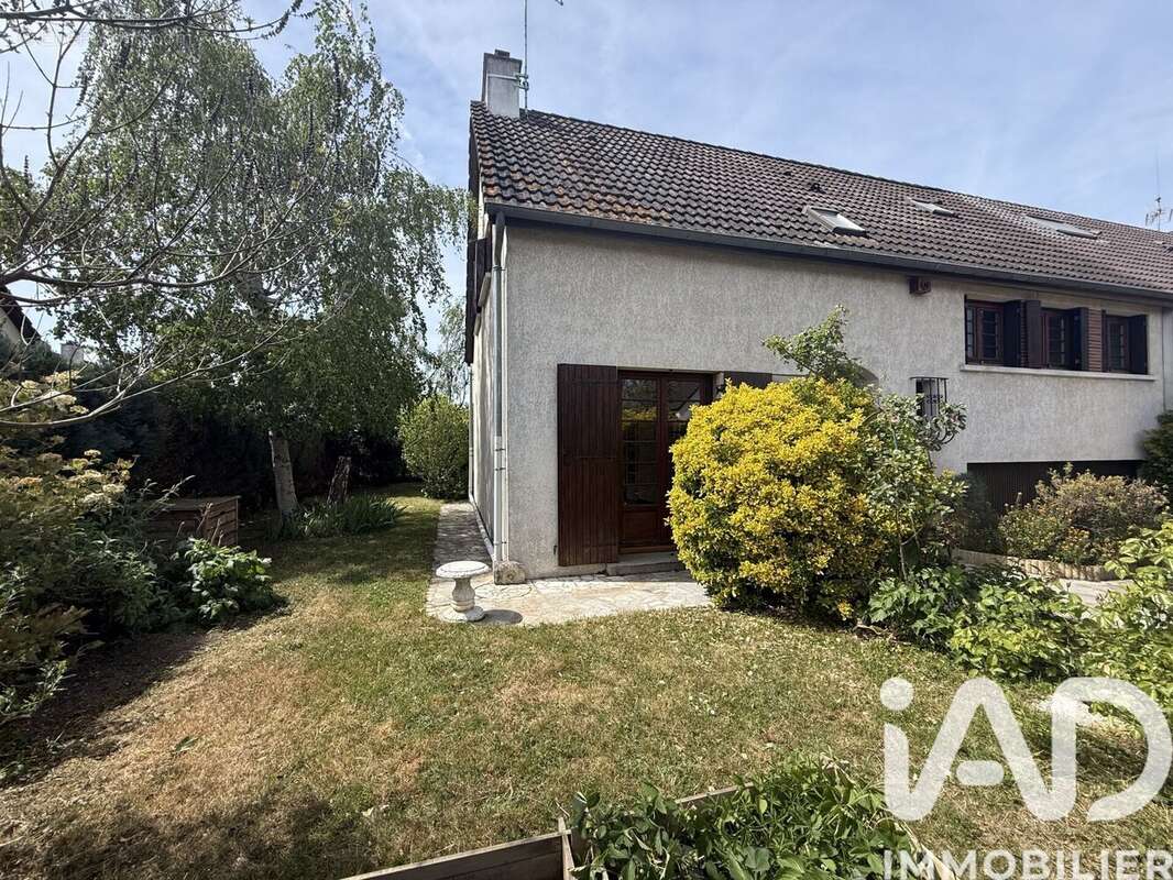 Photo 2 - Maison à VERT-SAINT-DENIS