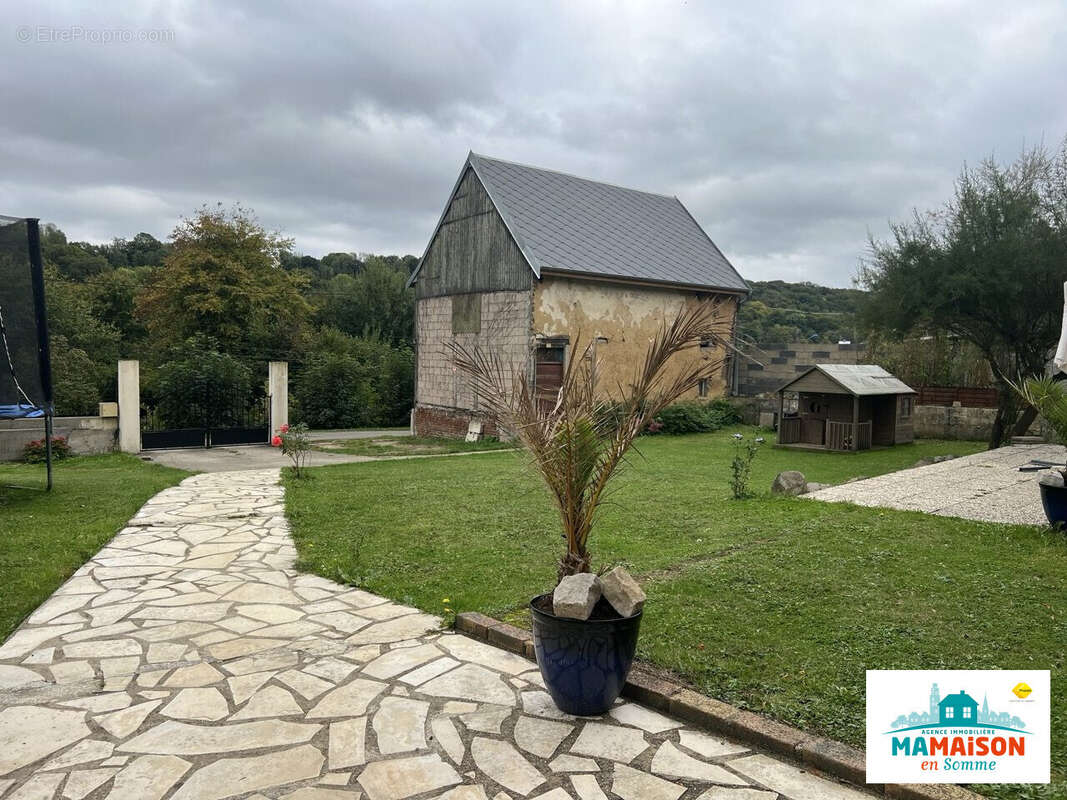 Maison à FIEFFES-MONTRELET