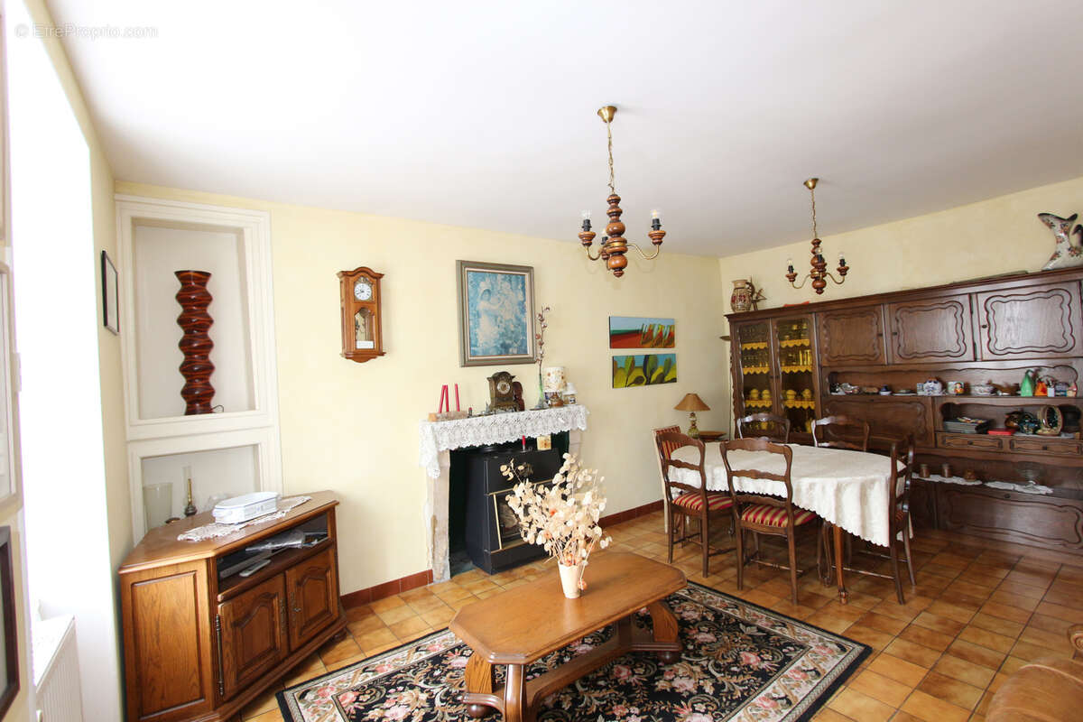 Maison à COULANGES-LES-NEVERS