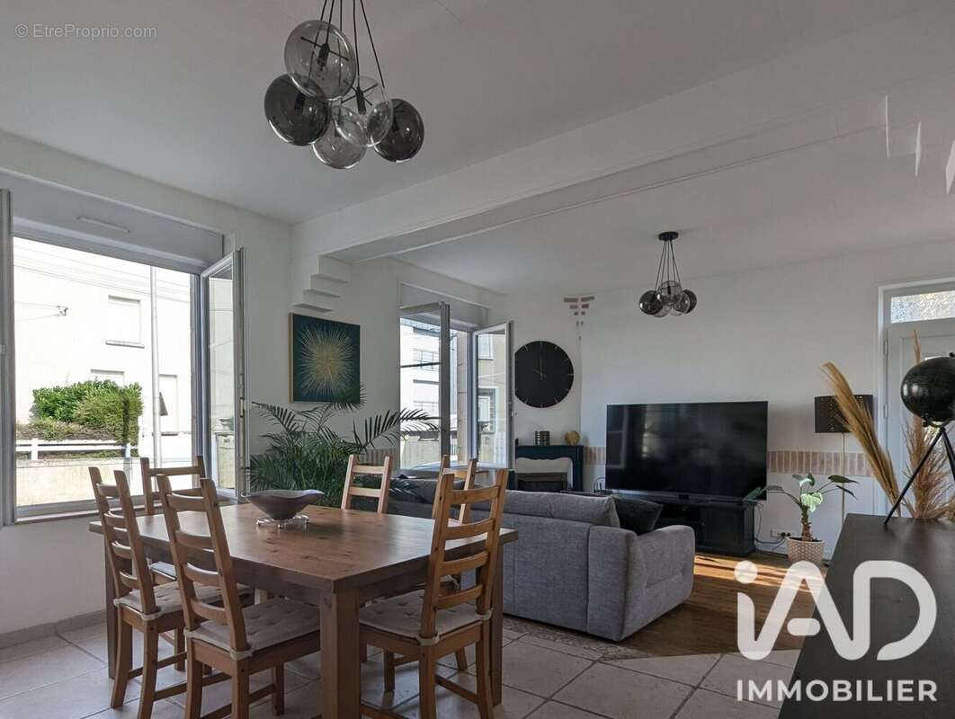 Maison 86 m² à Thouars  - photo 2