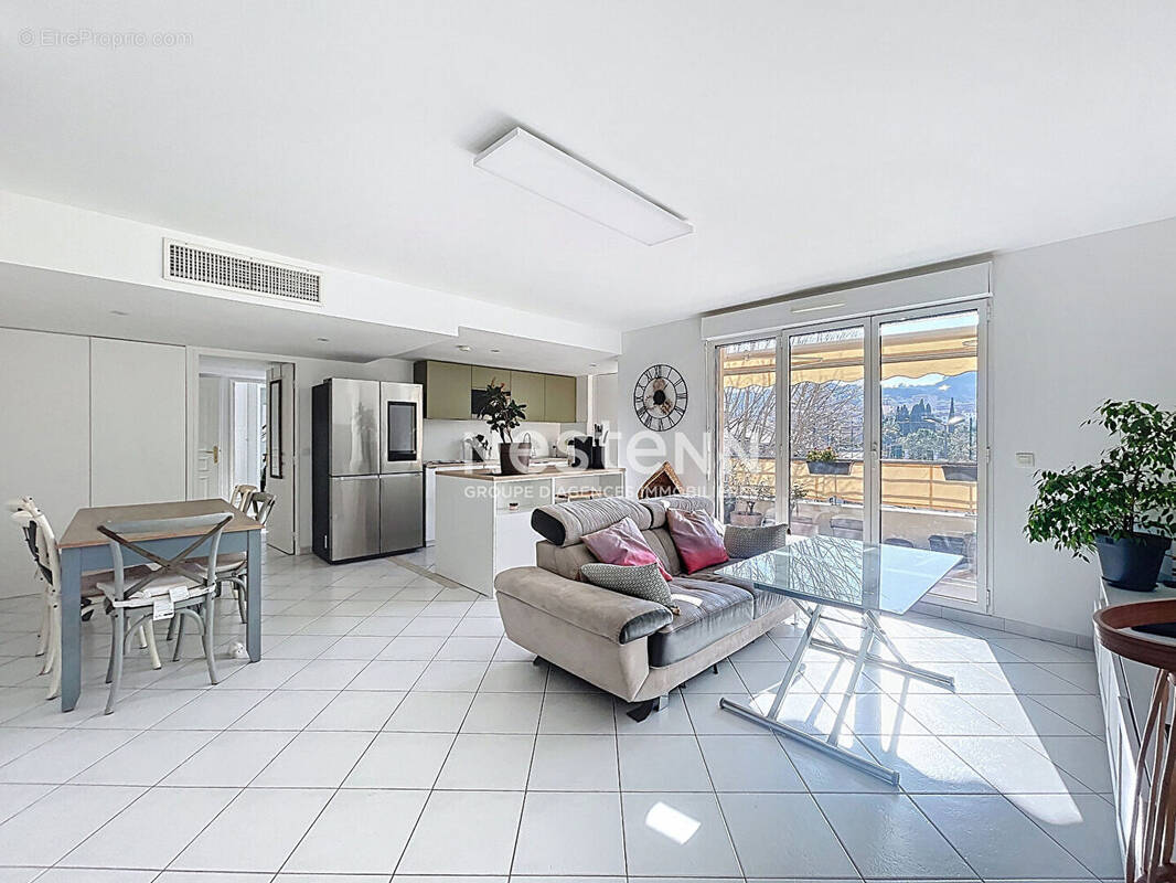 Appartement à VALLAURIS