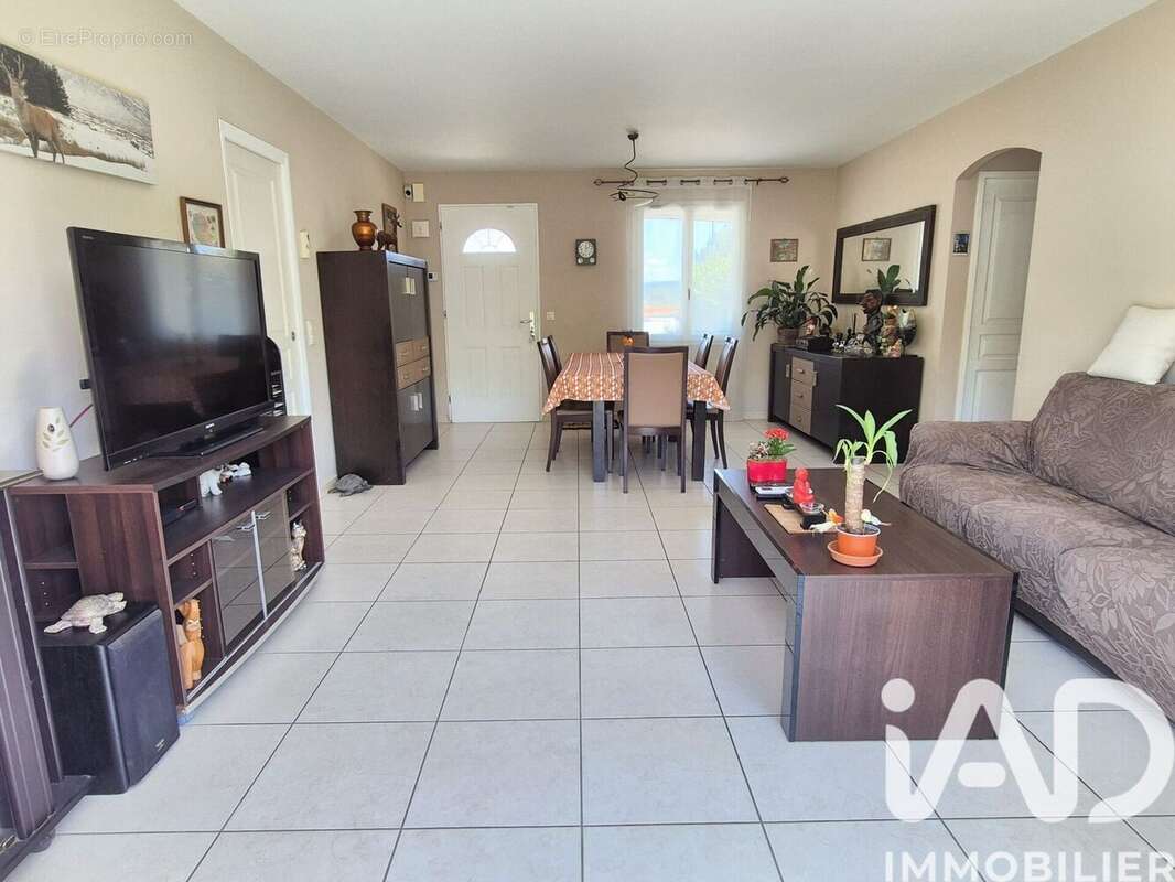 Maison 88 m² à Aussillon  - photo 4