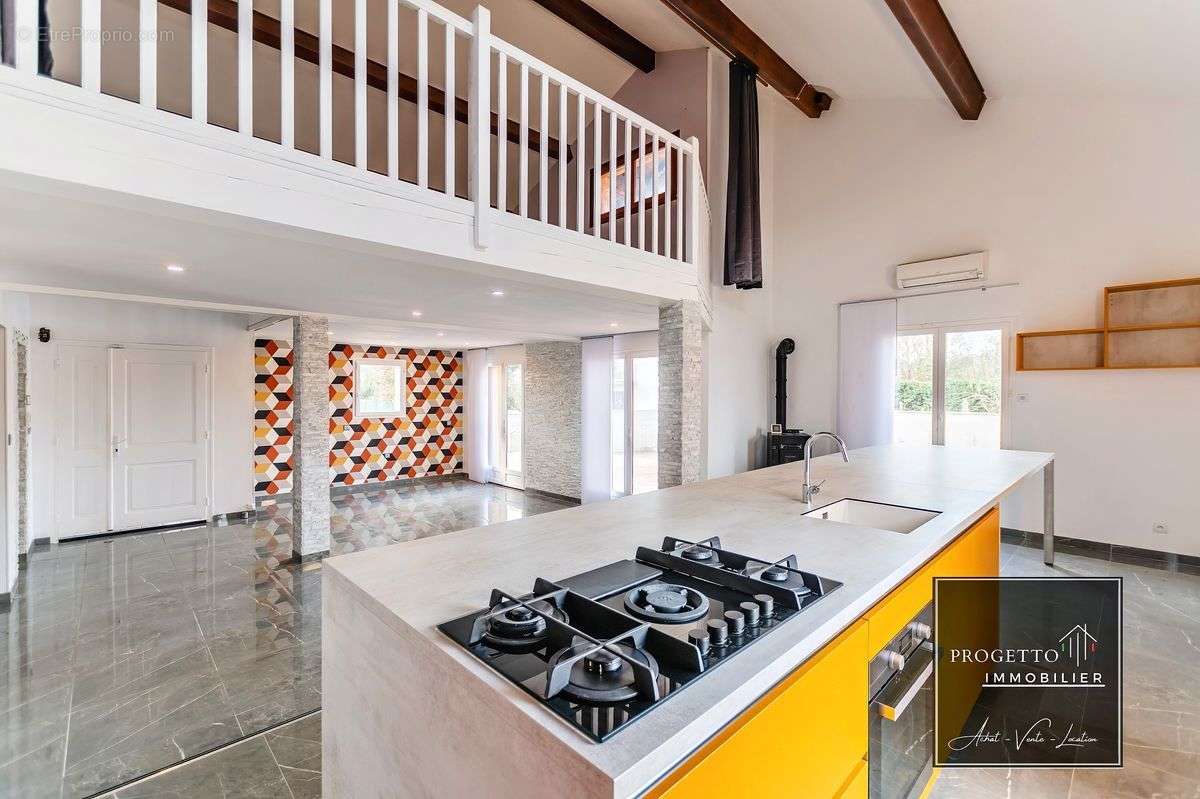 Maison de 205 m2 sur 1500 m2 - photo 3