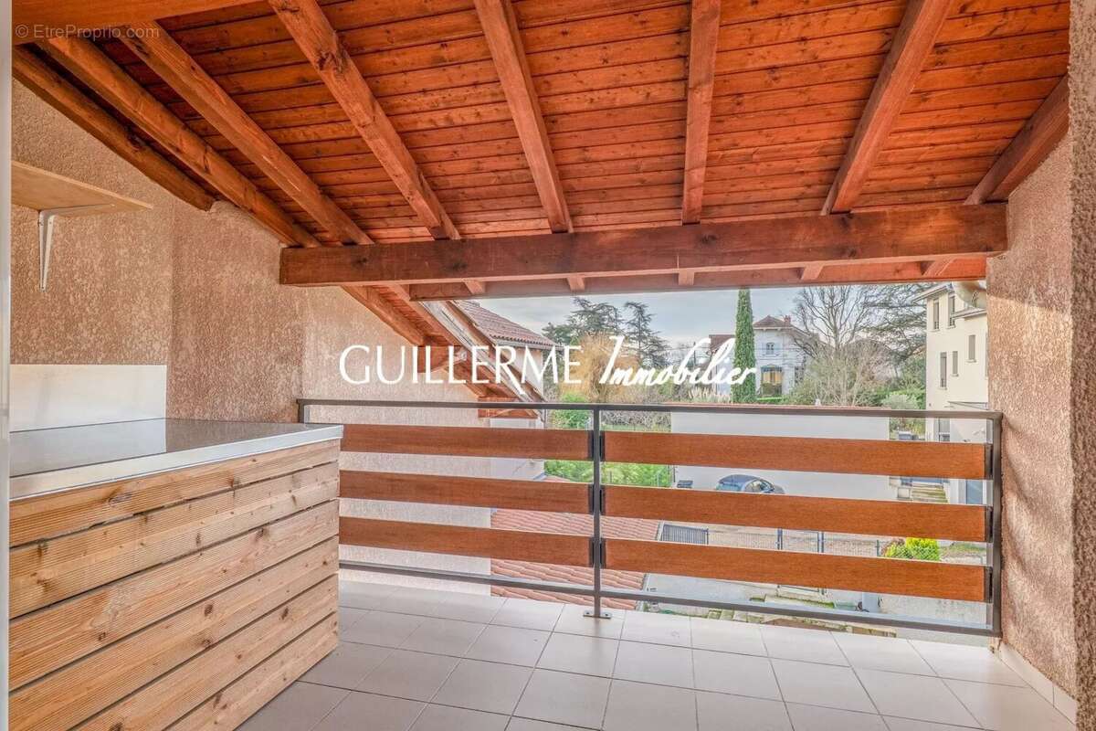 Appartement à GREZIEU-LA-VARENNE