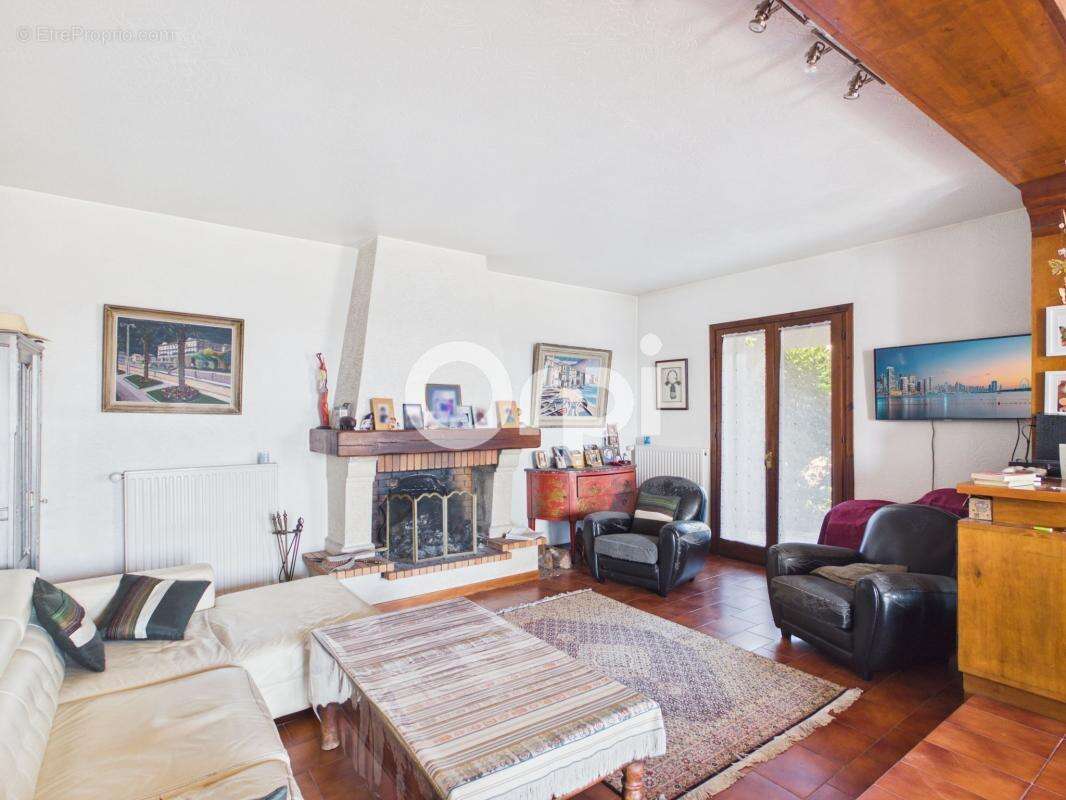 Maison à MANDELIEU-LA-NAPOULE
