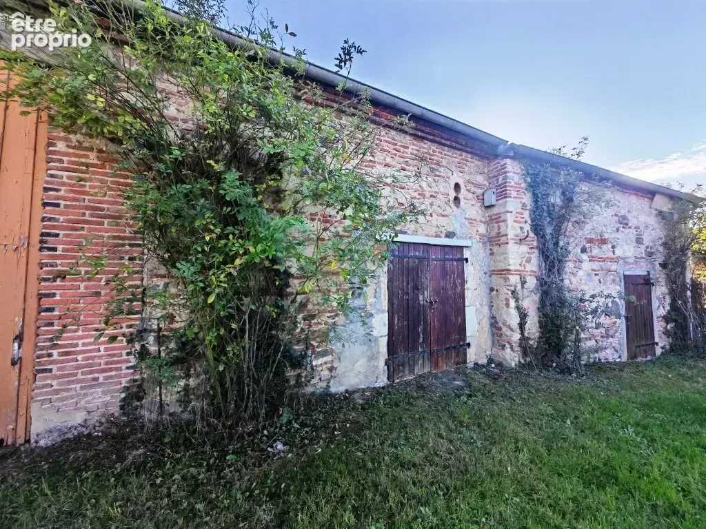 Maison avec piscine chauffée - grange - terrain - photo 11