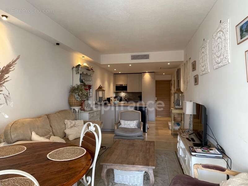 Appartement à BEAULIEU-SUR-MER