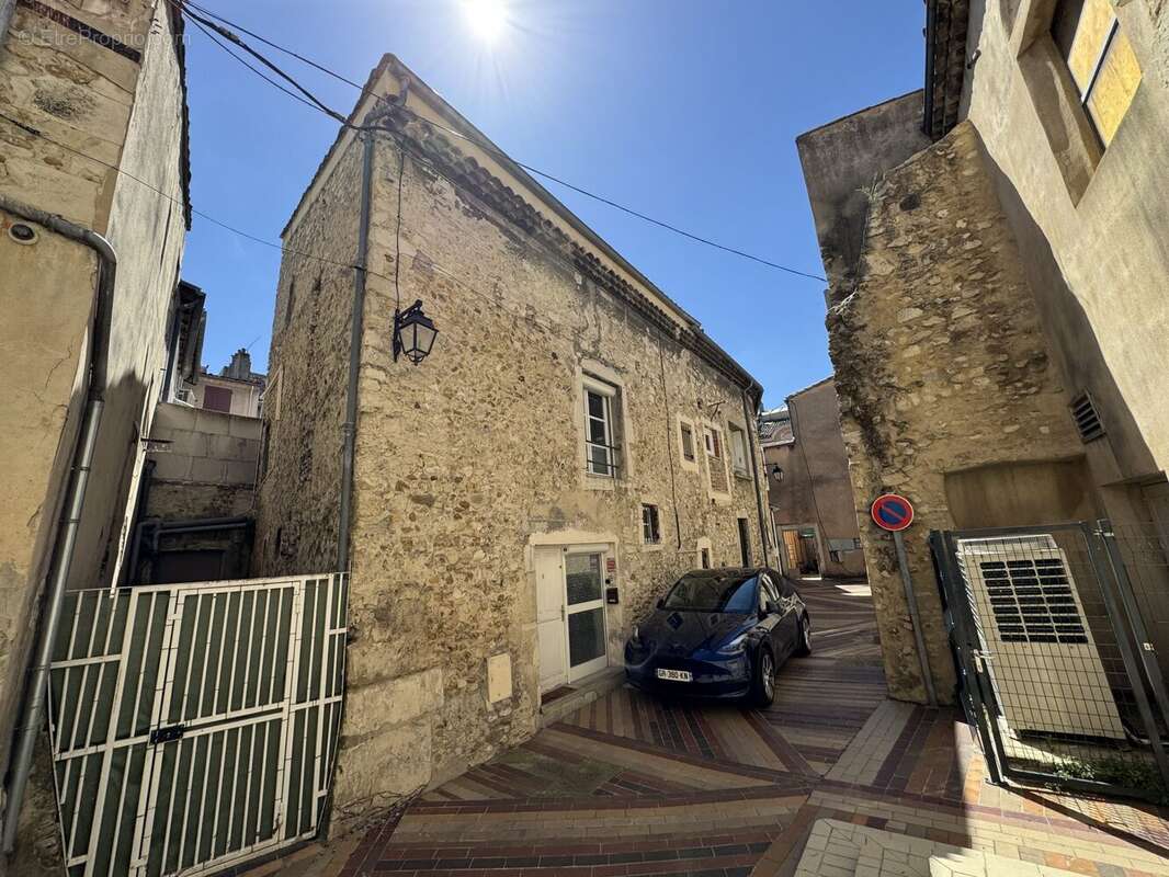 Maison à MONTELIMAR