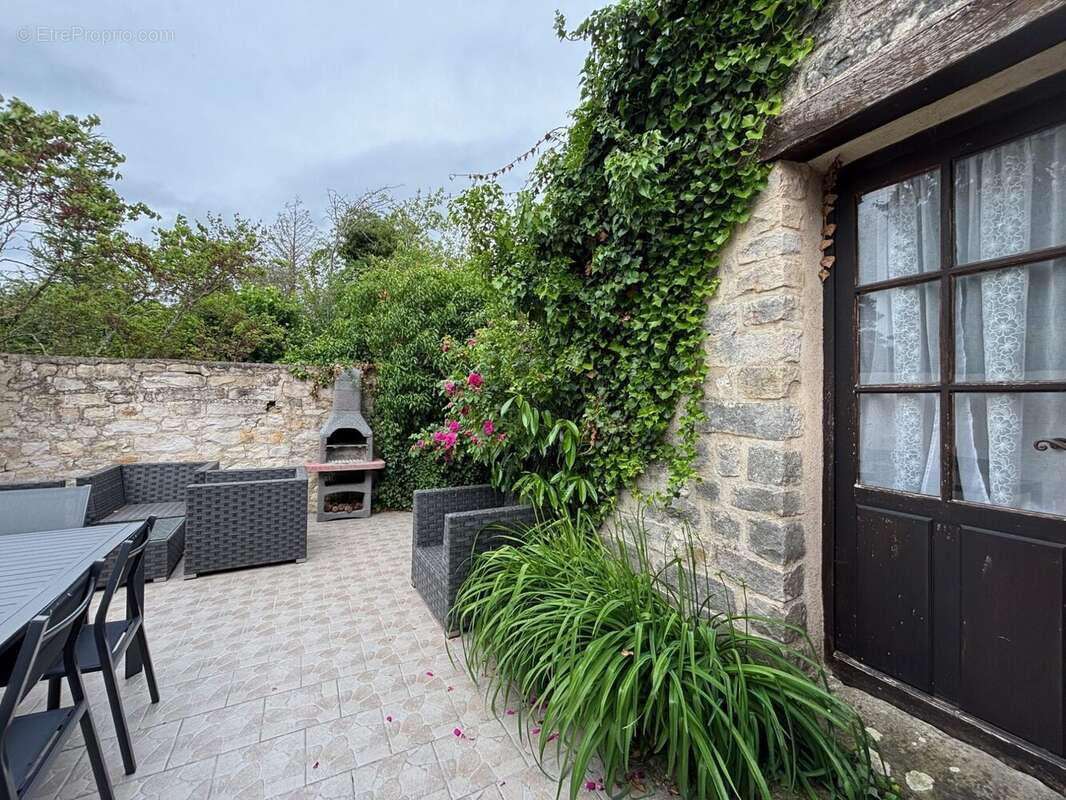Maison 546 m² à Noisy-Sur-Ecole  - photo 3