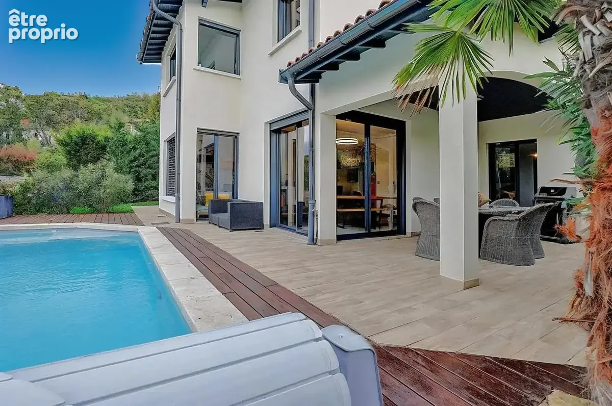 Photo Maison à Saint-Cyr-Au-Mont-D'or au prix de 1 190 000€