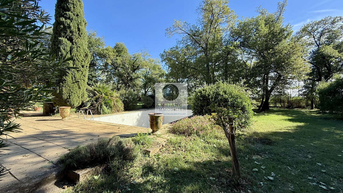Maison en campagne dans un cadre verdoyant - photo 4