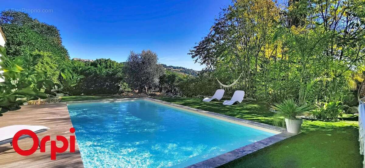 Maison à LA CADIERE-D&#039;AZUR