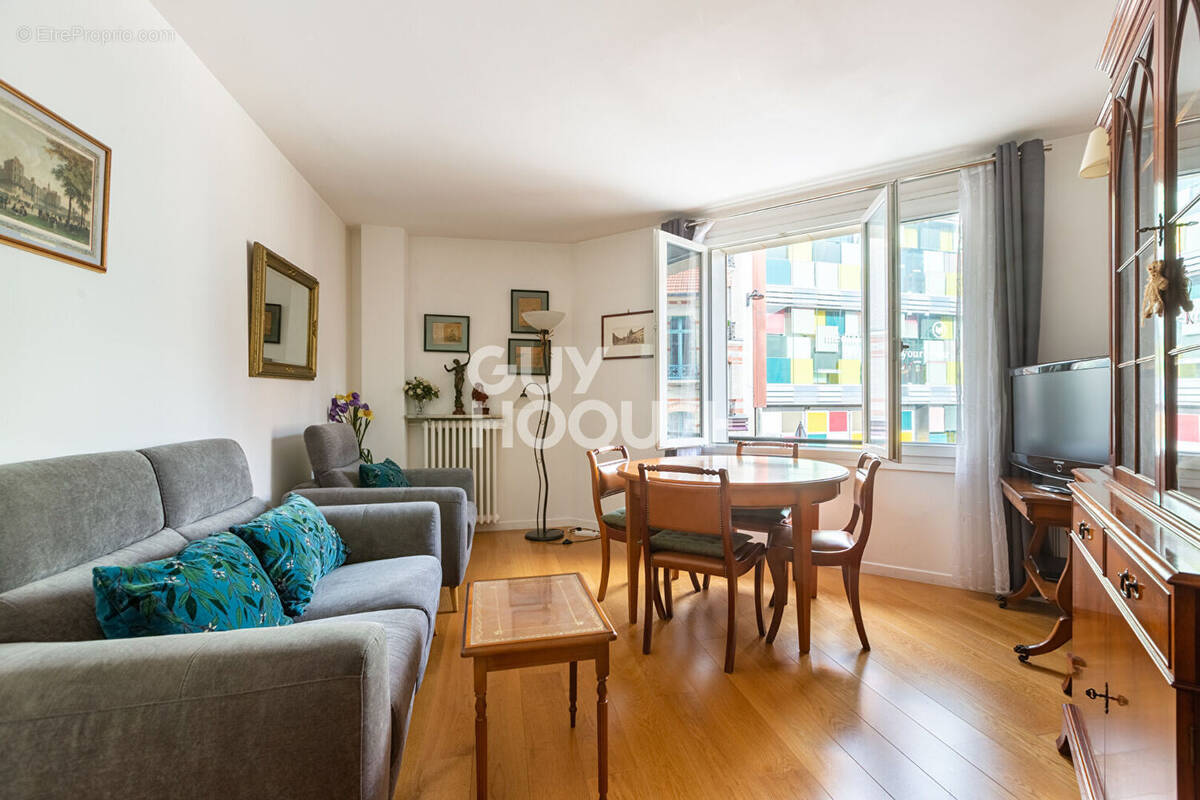 Appartement à PARIS-15E
