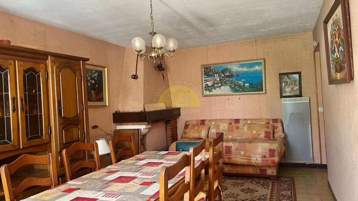 Maison à SAINT-GENIS-DES-FONTAINES