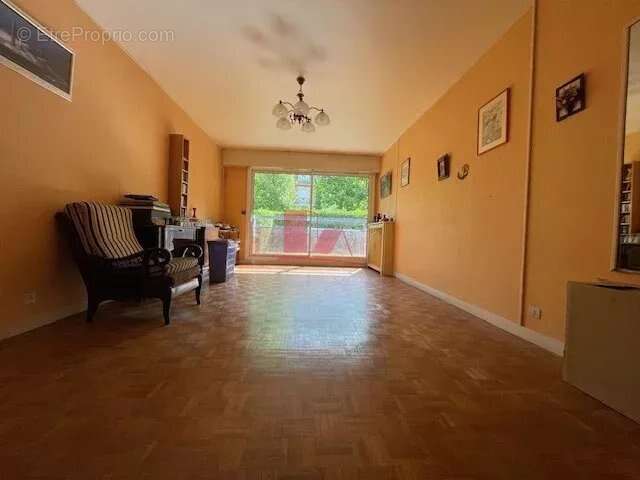 Appartement à ISSY-LES-MOULINEAUX