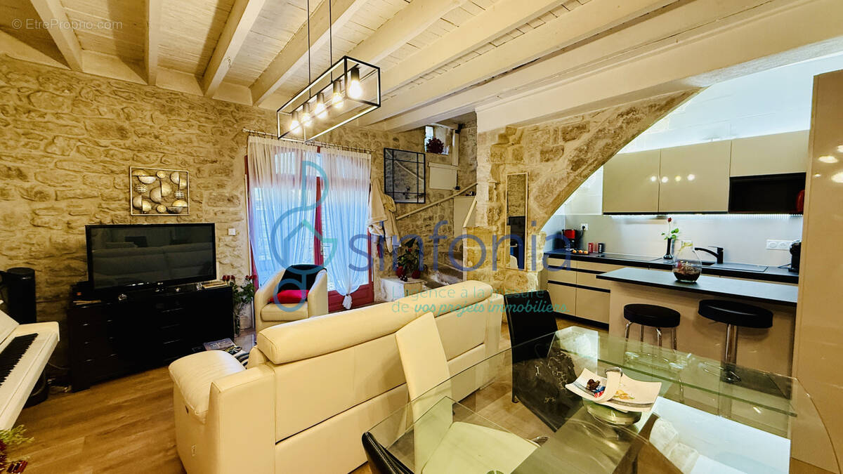 Maison à LA CALMETTE