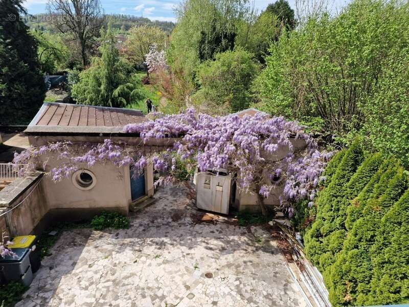 Appartement à CHARMES